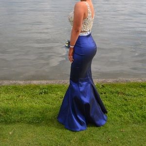 Mermaid prom dress.