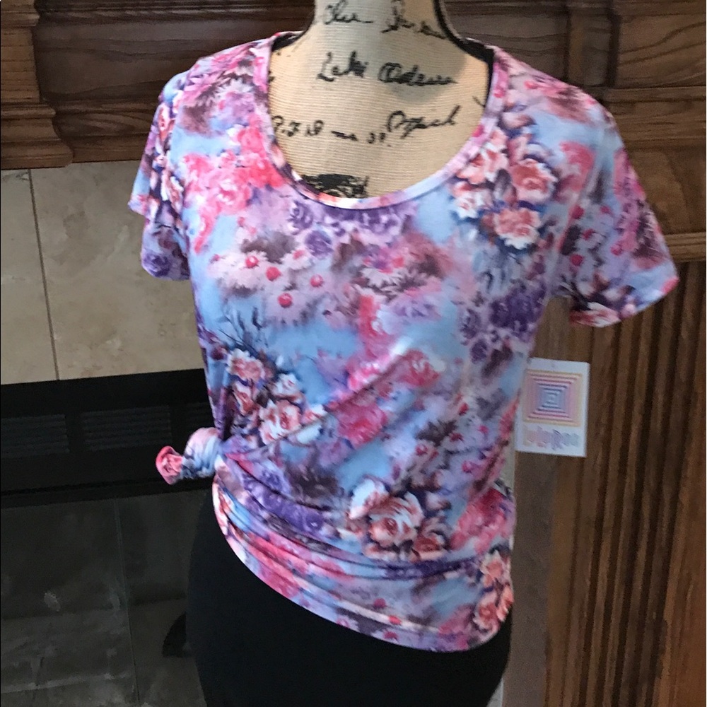 Small Floral Lularoe Classic T