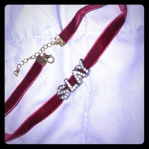Velvet choker