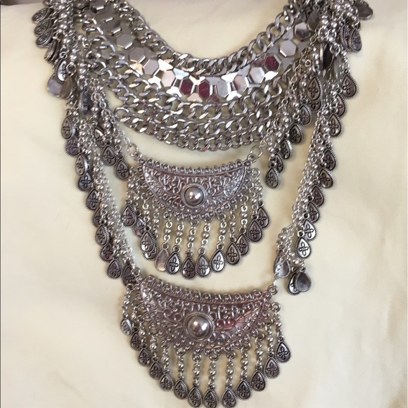 Jewelry - 18" triple tier statement necklace
