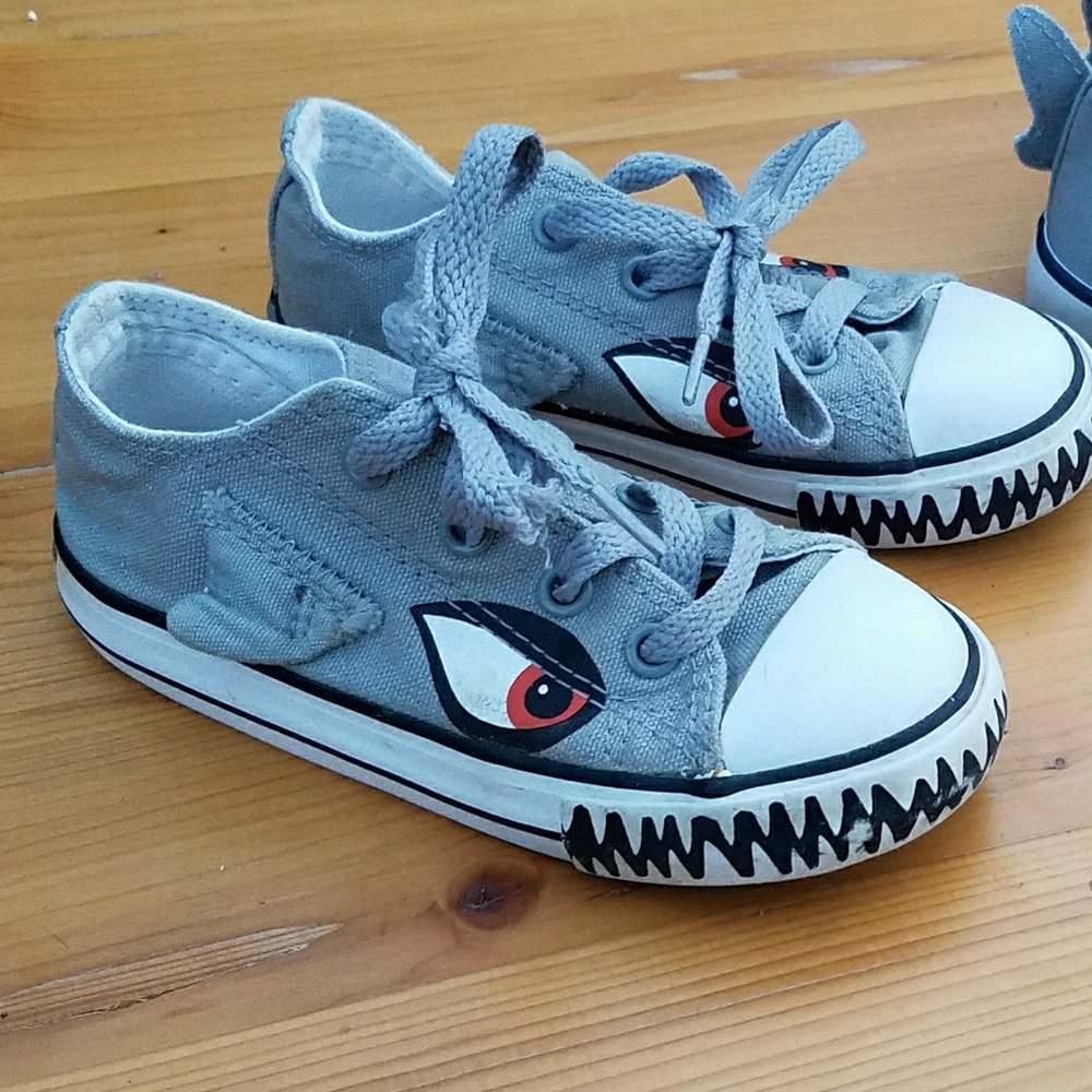 Converse Shark Chuck Taylors