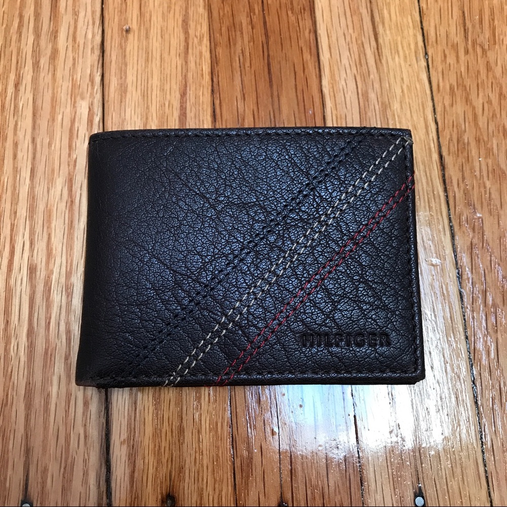 NWOT TOMMY HILFIGER BRN SLIM BILLFOLD W/ CARDCASE