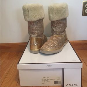 COACH fur gold/tan boots! Size 7