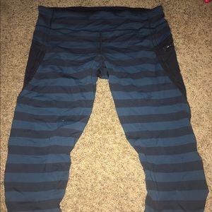 Lululemon stripped leggings, size 10. Like new.