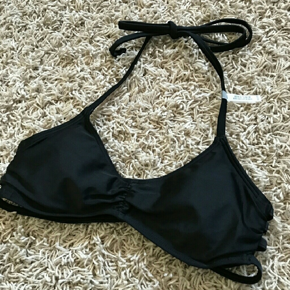 😀Flash Sale😀 NWOT Aerie Strappy Bikini Top XS