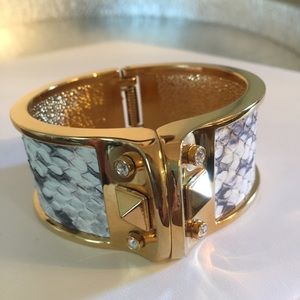 Stella & Dot NWOT Bello bracelet