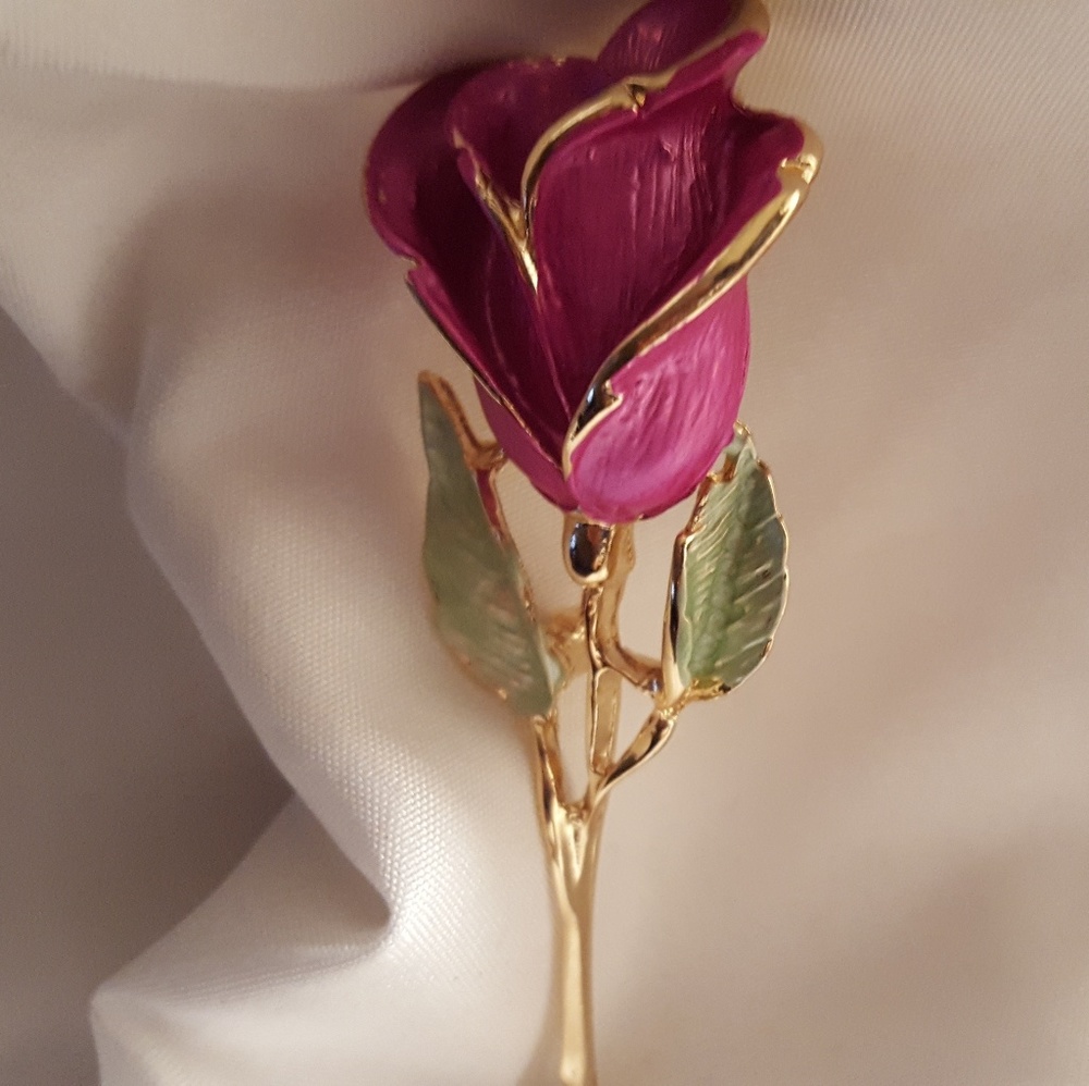 Magenta Rose - Picture 2 of 2