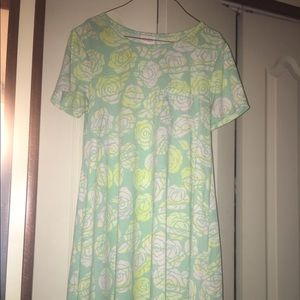 XS Lularoe Carly Disney roses