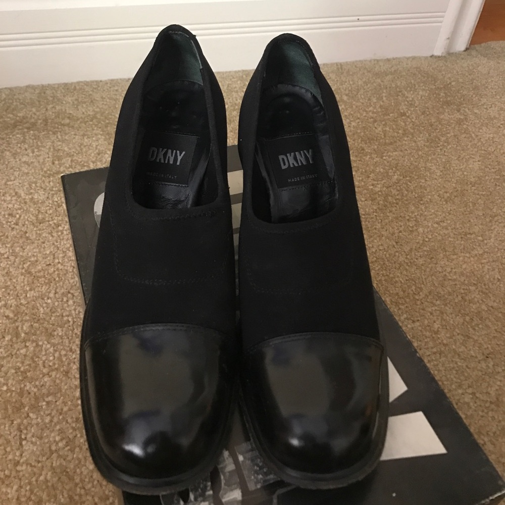 Vintage DKNY pump