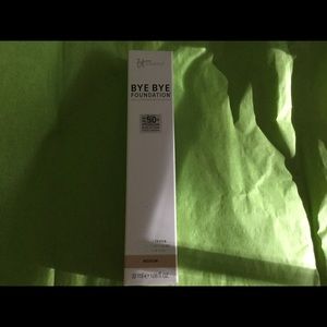 It Cosmetics BYE BYE FOUNDATION