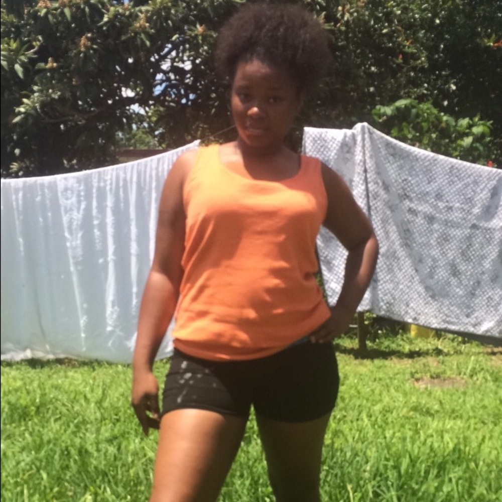 Meet your Posher, Estherline