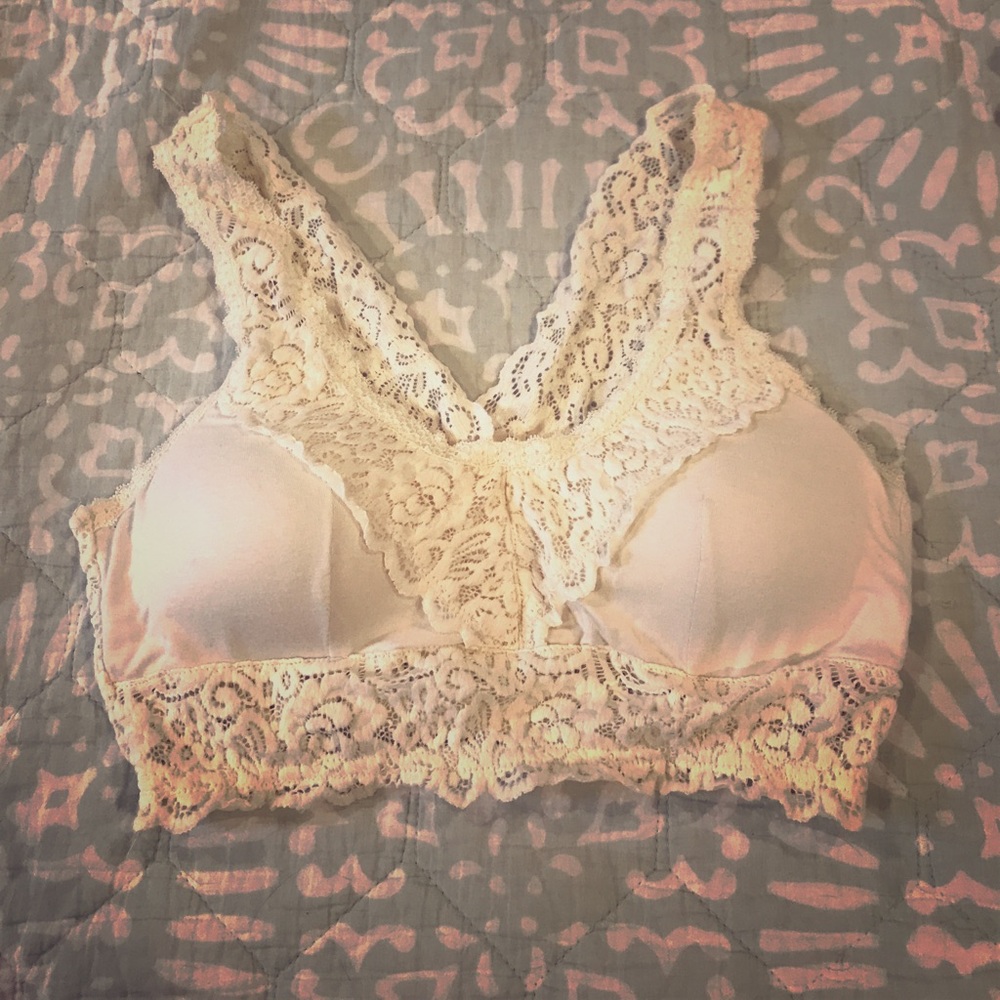 Beautiful cream colored bralette size M/L