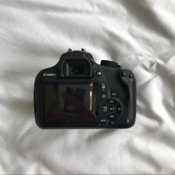 Canon T5 - Picture 2 of 5