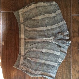 Size 8 LOFT linen shorts