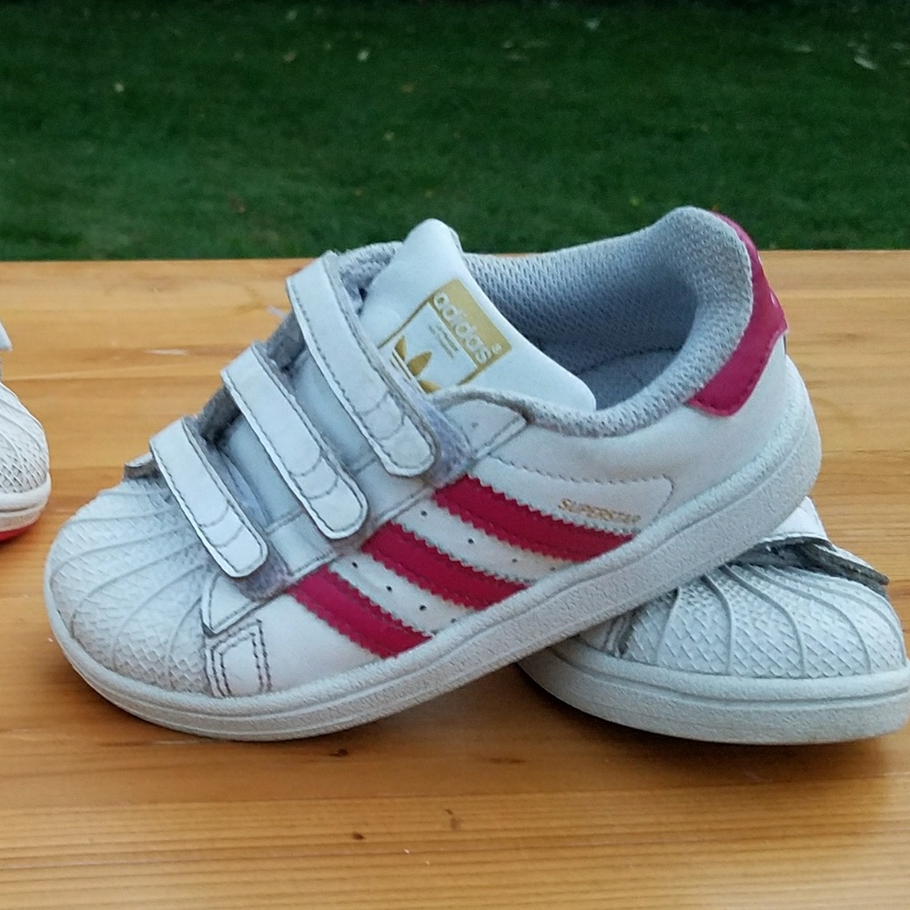 Adidas Superstars Velcro