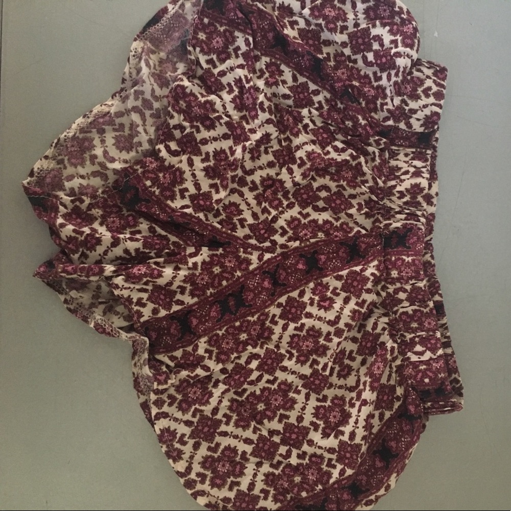 Brandy Melville float shorts in great condition!