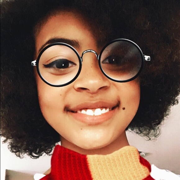 Meet your Posher, Alexandra - Picture 2 of 6