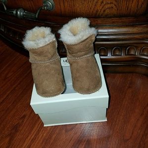 ***SOLD,*****UGG