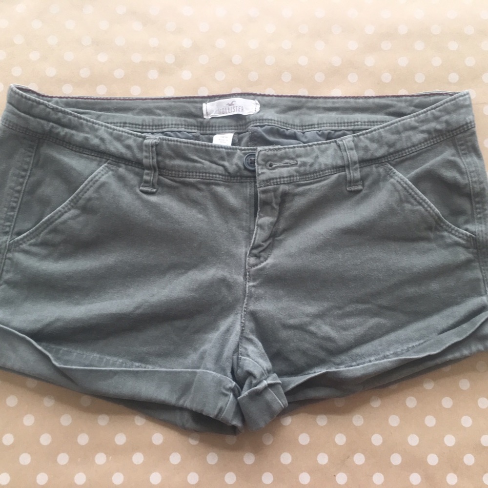 Hollister Distressed Look Olive Green Shorty 7