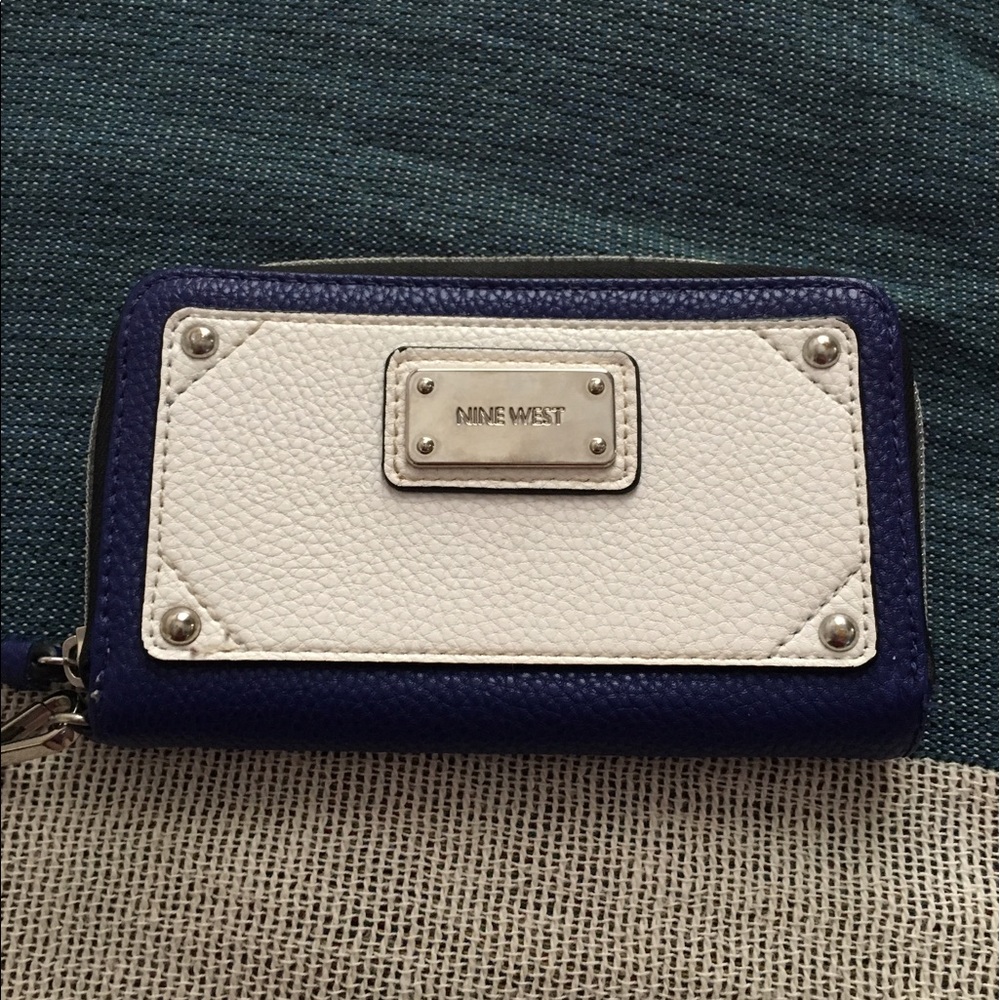 Nine West wristlet