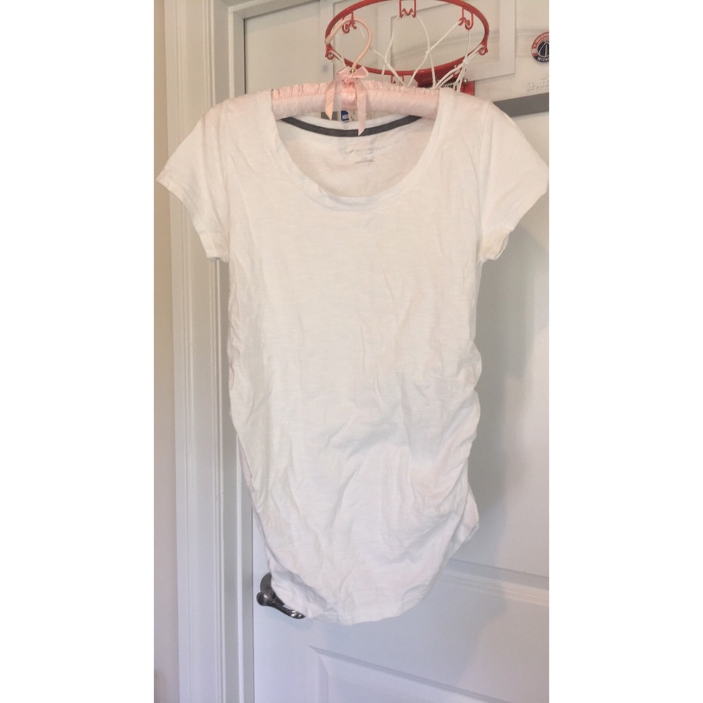 Liz Lange Maternity t shirt