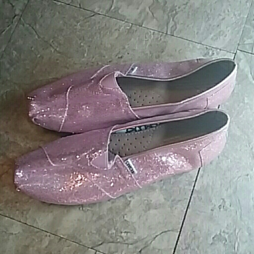 Tom's size 10 flats