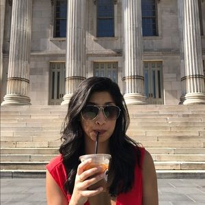 Meet your Posher, Anushka