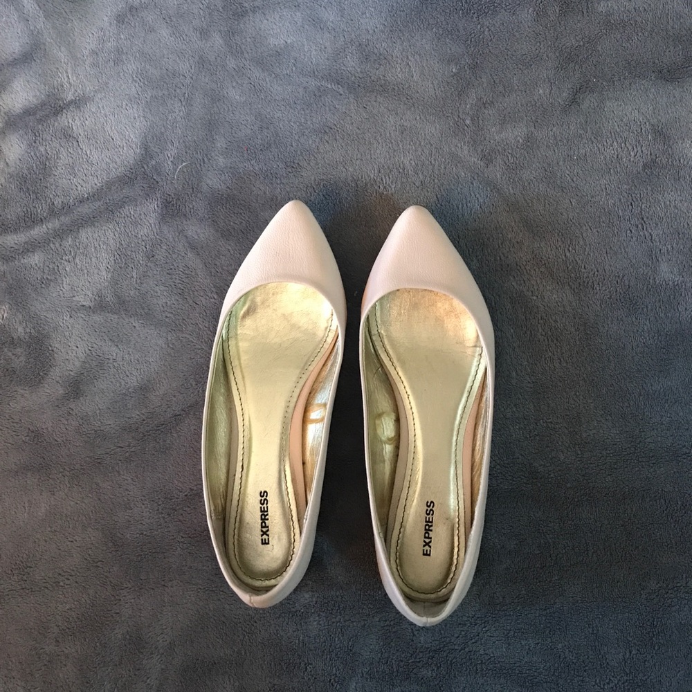 Sz 6 light pink Express flats
