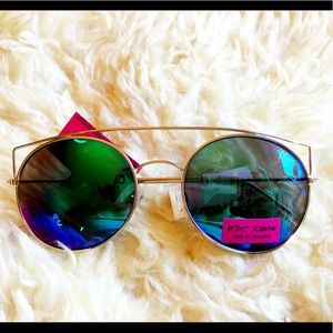 🆕 Betsey Johnson 😎 Sunglasses 😎