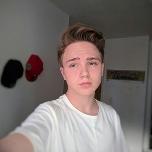 Meet your Posher, Zach