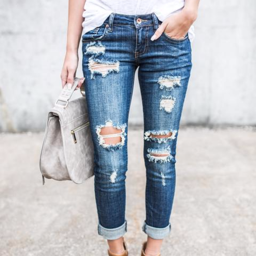 Distress boyfriend denim