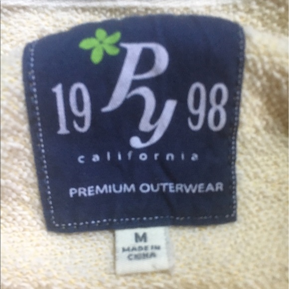 "SMILE" tongue crop top - Picture 2 of 3