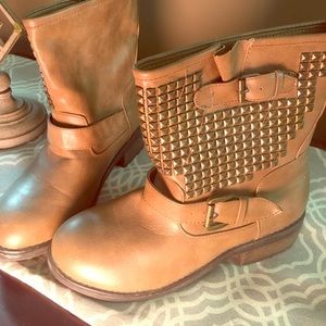 Combat studded boots