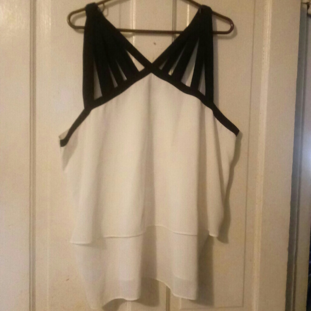 NEW YORK AND CO TOP