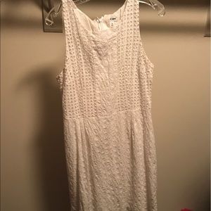 White sleeveless dress