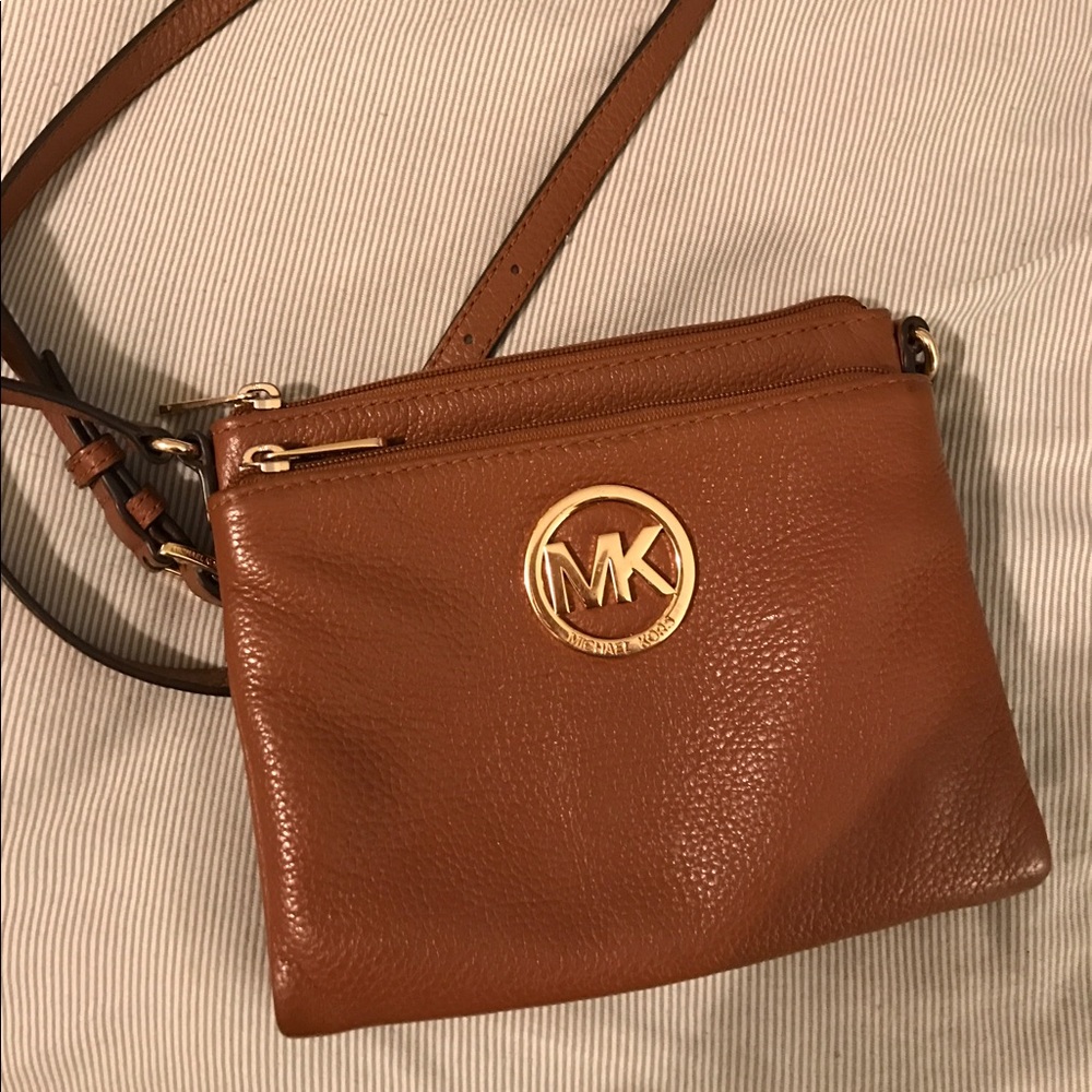 Michael Khors cross body purse