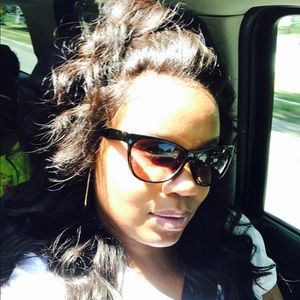 Meet your Posher, Donielle