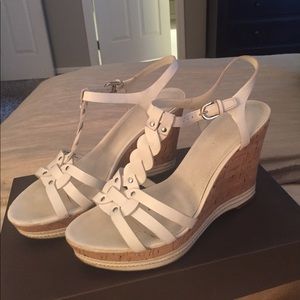 White wedge