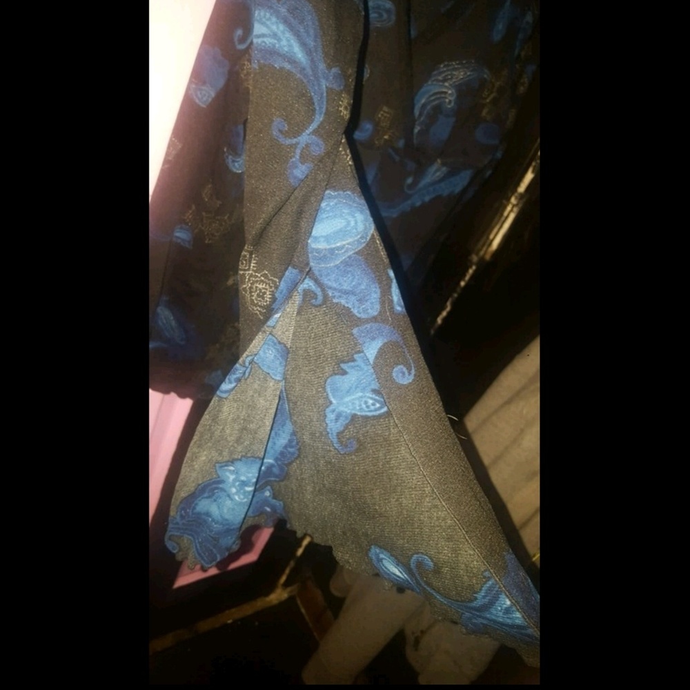 Fancy blouse - Picture 3 of 3