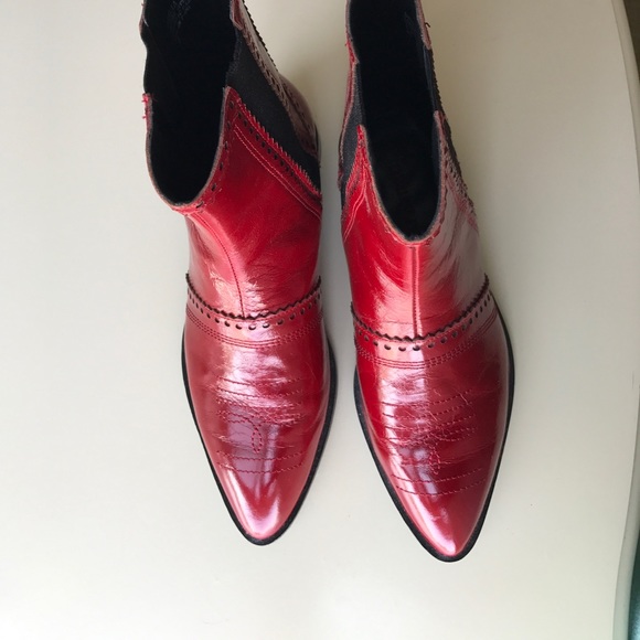 Boot/DISCOUNT $50.00 - Picture 2 of 8