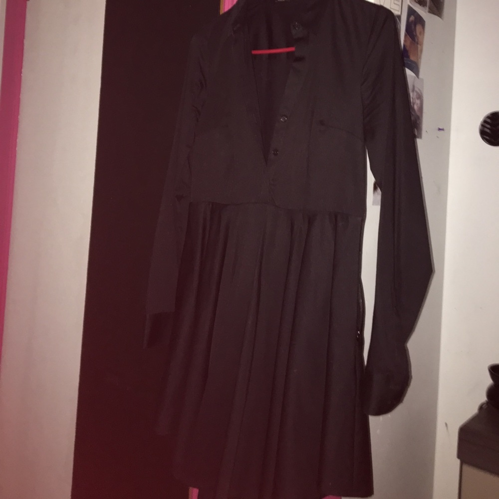 Small Express Dress - Picture 2 of 5