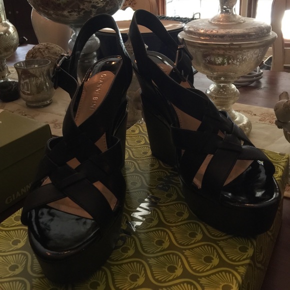 Gianni Bini Black Platform Wedges
