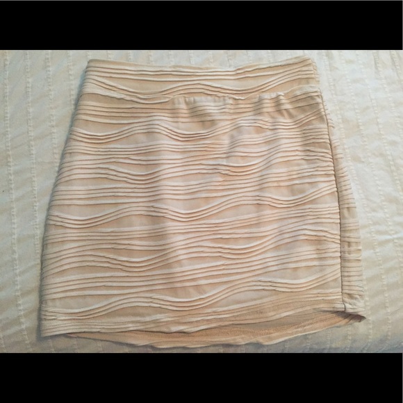 Cream Mini - Picture 2 of 2