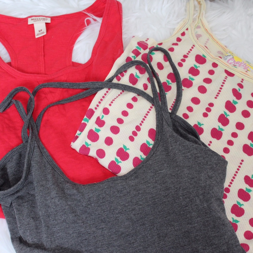 3 tanks red & grey(target) apple printed (urban)
