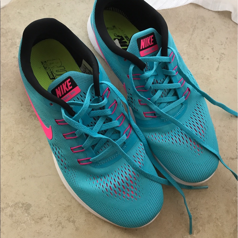 Like new Nike running shoes!