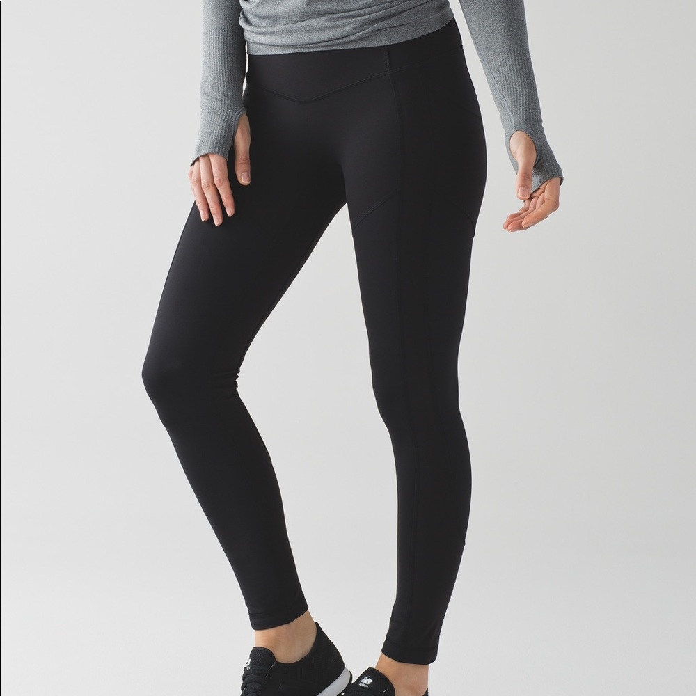 🎉FRIDAY SALE🎉 Lulu black leggings size 4