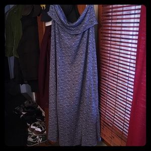 Navy blue and white maxi skirt size xl NWT