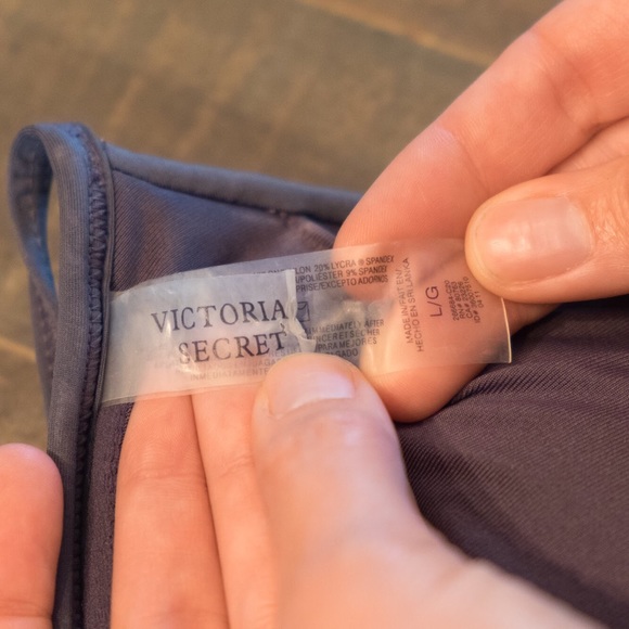 Victoria's Secret Bikini (L top, M bottoms) - Picture 3 of 4