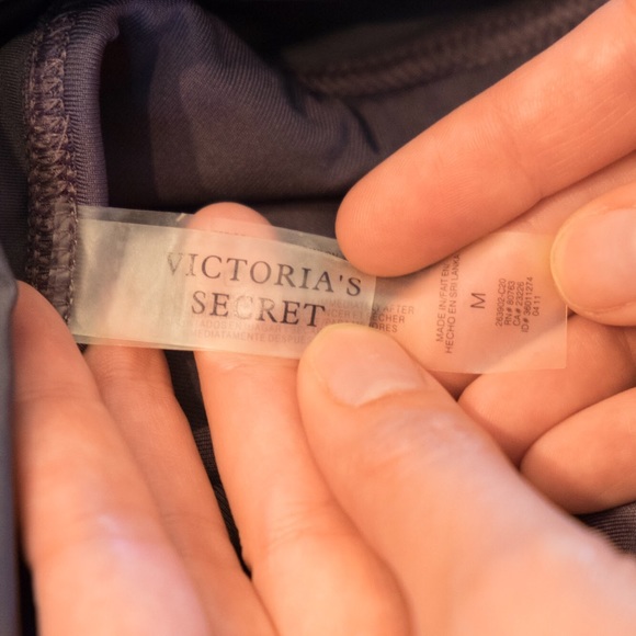 Victoria's Secret Bikini (L top, M bottoms) - Picture 4 of 4