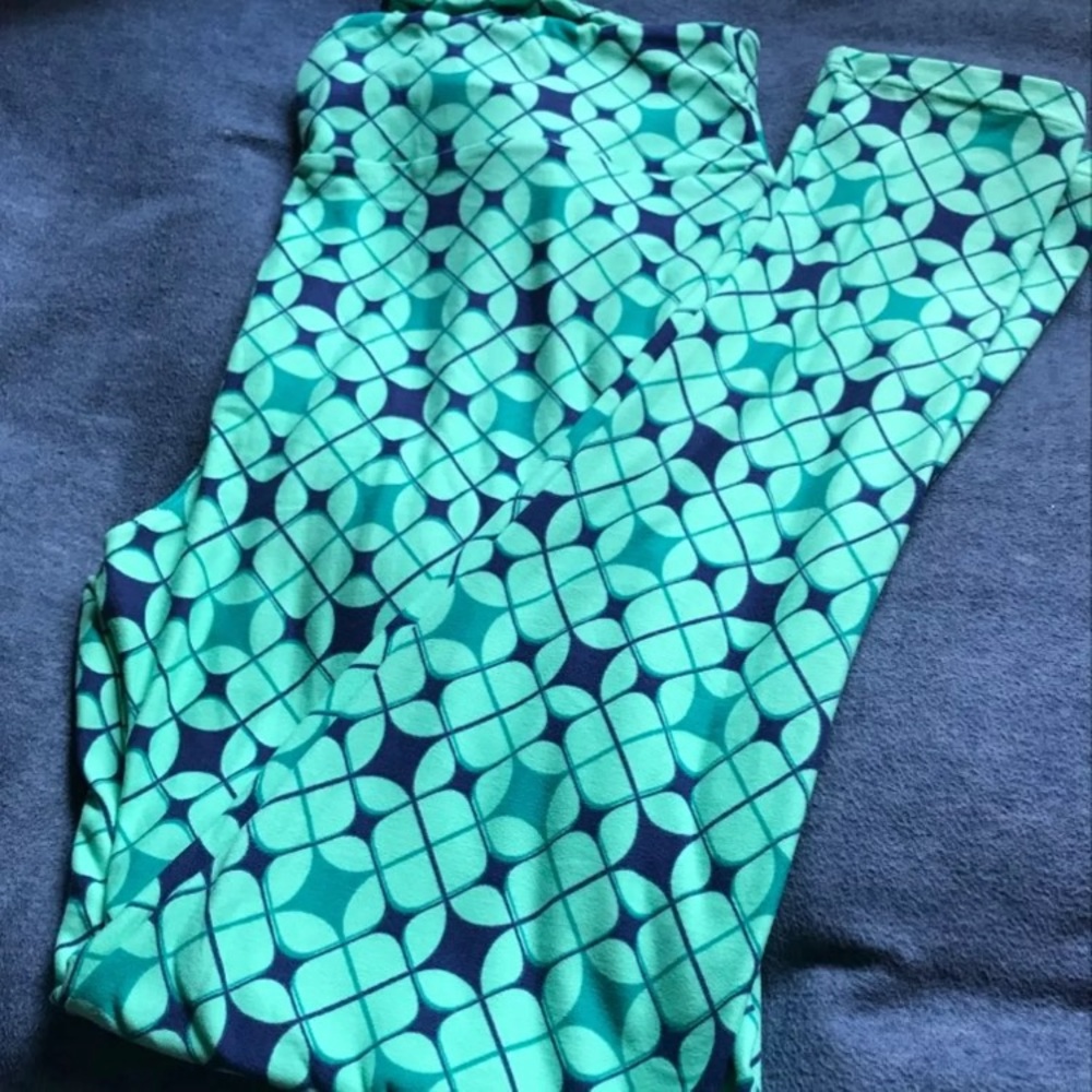 Lularoe Tall And Curvy Leggings new!!!